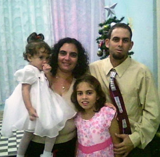 Acto de discriminación política: excluidos el Pastor Mario F Lleonart y su esposa de un curso de Doctorado en Teología en Cuba. http://www.cubademocraciayvida.org/web/folder.asp?folderID=183 