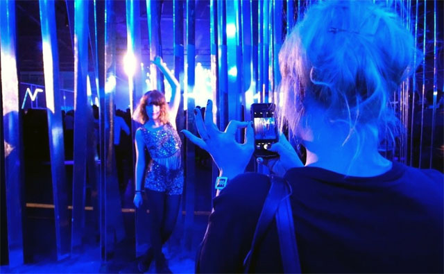 Les deseamos una Feliz Pascua y que Dios nos permita vivir en un Mundo de Paz y Libertad// Escenarios de ficción de Ana Esteve Reig en el Museo Thyssen-Bornemisza. Por Félix José Hernández. Cuba Democracia y Vida.ORG web/folder.asp?folderID=136