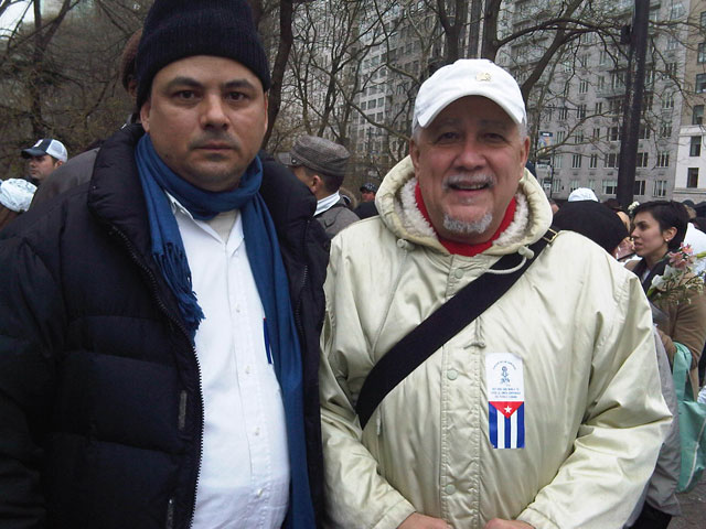 FOTORREPORTAJE: “MANIFESTACION DE CUBANOS FRENTE A LA MISION  CASTRISTA EN NUEVA YORK EL PASADO 27 DE MARZO”. Por Heriberto Leyva,  Activista Socialdemócrata Independiente. Exiliado Politico en New  Jersey.