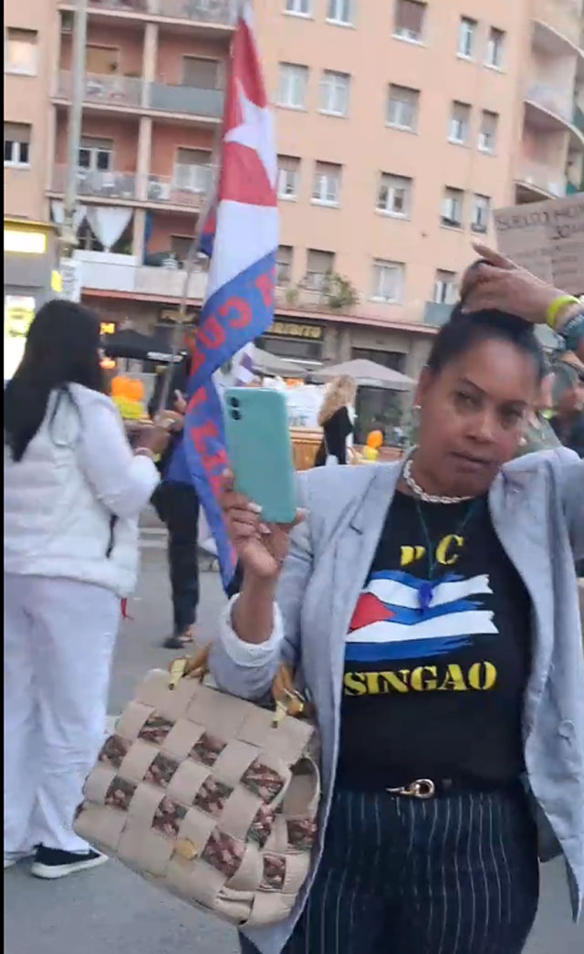 IDEO: CUBANOS EN BARCELONA PROTESTAN CONTRA UN CONCIERTO DE LOS SINVERGENZAS MALA FE: T no eres el pueblo de Cuba!, exiliados cubanos le gritan y enfrentan a "Buena Fe" en Barcelona.      CUBA DEMOCRACIA Y VIDA.ORG                                                                                                                                                                                                                                       web/folder.asp?folderID=136