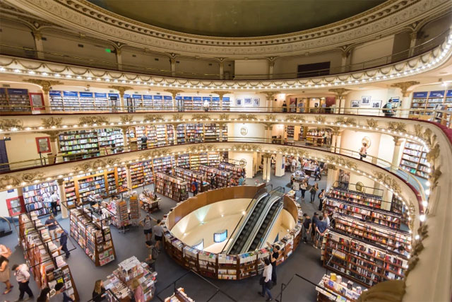 Escándalo diplomático: el Embajador de México en la Argentina fue sorprendido robando un libro en una librería de Buenos Aires. Óscar Ricardo Valero Recio Becerra, hombre del círculo de confianza de López Obrador, fue interceptado. Por Claudia Peiró. cubademocraciayvida.org web/folder.asp?folderID=136