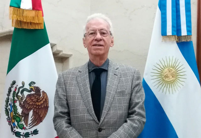 Escándalo diplomático: el Embajador de México en la Argentina fue sorprendido robando un libro en una librería de Buenos Aires. Óscar Ricardo Valero Recio Becerra, hombre del círculo de confianza de López Obrador, fue interceptado. Por Claudia Peiró. cubademocraciayvida.org web/folder.asp?folderID=136