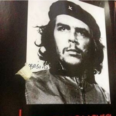  Escriben la palabra "asesino" sobre una imagen del Che incluida en una exposicin en New Haven. Connecticut. Estados Unidos de Amrica. cubademocraciayvida.org web/folder.asp?folderID=136