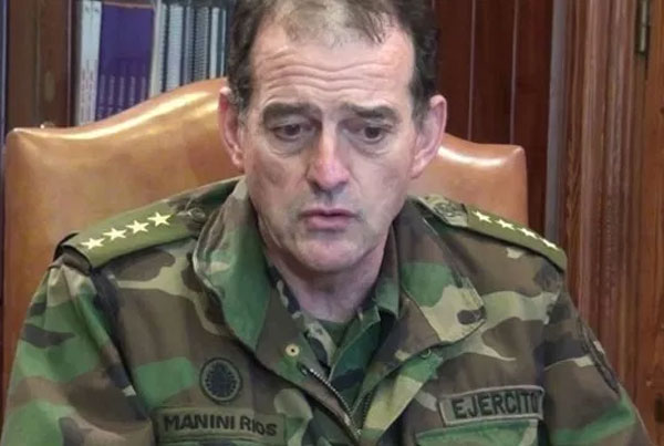 Uruguay: Guido Manini Ríos: "Me comparan con Bolsonaro y Chávez porque soy una opción nueva que molesta a la izquierda y la derecha". El ex comandante en jefe del Ejército uruguayo se presenta como candidato a la presidencia. Por César Barrios. cubademocraciayvida.org web/folder.asp?folderID=136