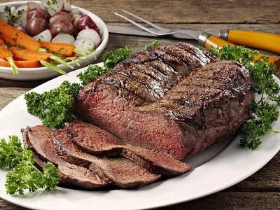 CUBA: "El gran bistec". Por E. A. González. http://www.cubademocraciayvida.org/web/folder.asp?folderID=136