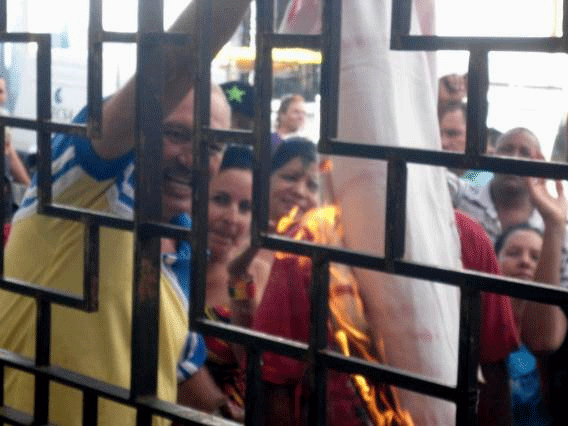 Violenta acometida del régimen Castro comunista contra la iglesia y familias cristianas en Cuba. Por Manuel A Segura Garcés*. cubademocraciayvida.org web/folder.asp?folderID=136