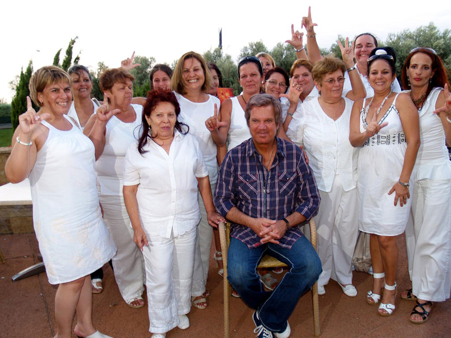 "Así es que se toca el Tres": Fotorreportaje de Willy Chirino en La Princesa, España. Por Luife Galeano / José Armando Rodríguez (fotos).