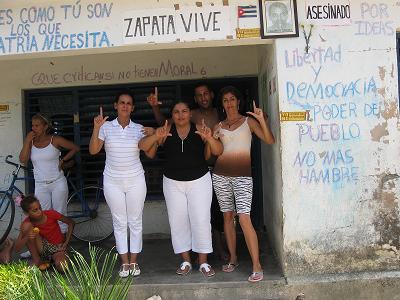Familia de Zapata funda organización opositora en medio de fuertes golpizas y represión.