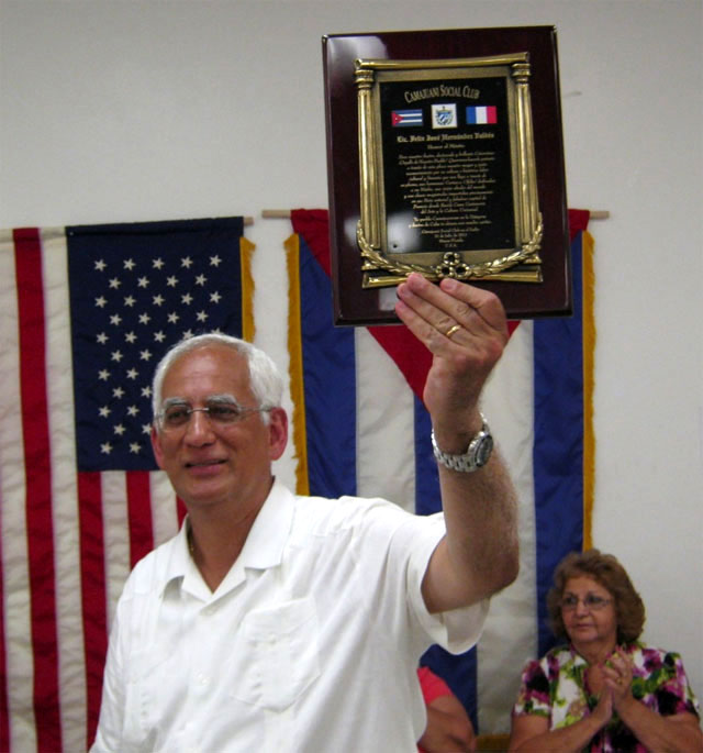 Mi pueblo de Camajuan me homenaje en Miami. Por Flix Jos Hernndez.       cubademocraciayvida.org                                                                                        web/folder.asp?folderID=136  