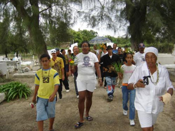 UNA CARTA CONTRA EL RÉGIMEN CUBANO: "La red se moviliza por la libertad en Cuba y el respeto a Guillermo Fariñas. Denuncia la situación que padecen los disidentes de la dictadura castrista". Fotorreportaje del entierro de Orlando Zapata Tamayo.