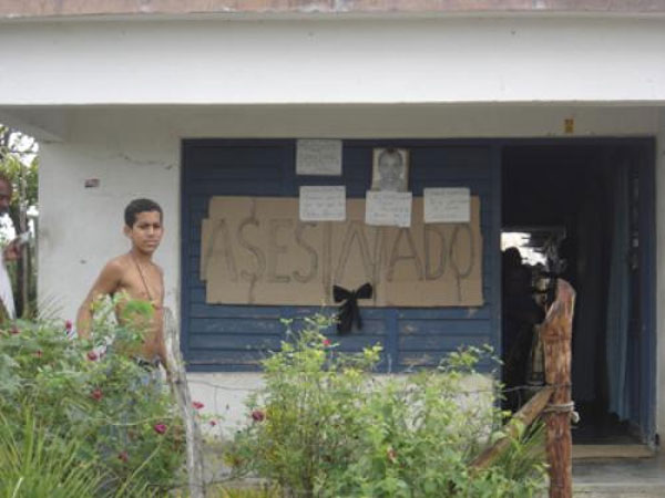 UNA CARTA CONTRA EL RÉGIMEN CUBANO: "La red se moviliza por la libertad en Cuba y el respeto a Guillermo Fariñas. Denuncia la situación que padecen los disidentes de la dictadura castrista". Fotorreportaje del entierro de Orlando Zapata Tamayo.