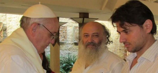 Conozca a Juan Grabois, el asesor marxista-leninista del Pap Francisco y gran admirador de Chvez. cubademocraciayvida.org web/folder.asp?folderID=136 