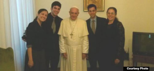 Circula entre católicos cubanos carta que la familia Payá entregó al Papa. cubademocraciayvida.org web/folder.asp?folderID=136