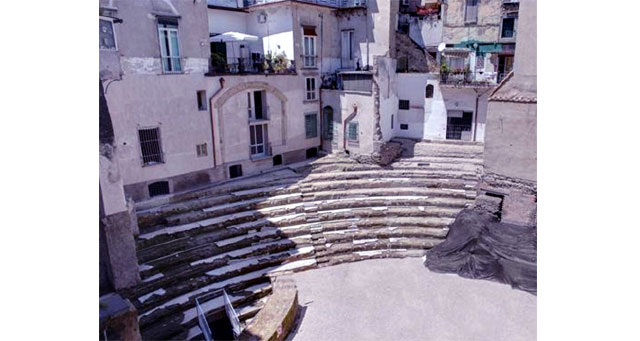 El Teatro Griego-Romano de Nápoles. Por Félix José Hernández.                                                                            Cuba Democracia y Vida.org                                                                                        web/folder.asp?folderID=136  