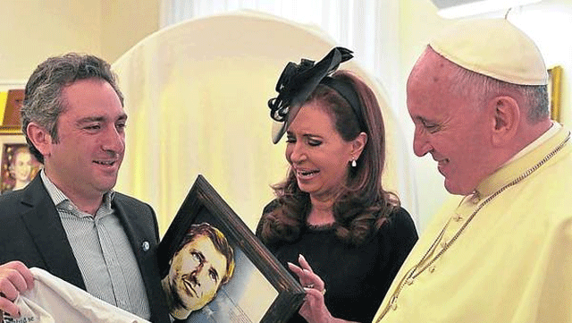 As recibi el Papa a Cristina, y as a Macri. Por David Rey. cubademocraciayvida.org web/folder.asp?folderID=136